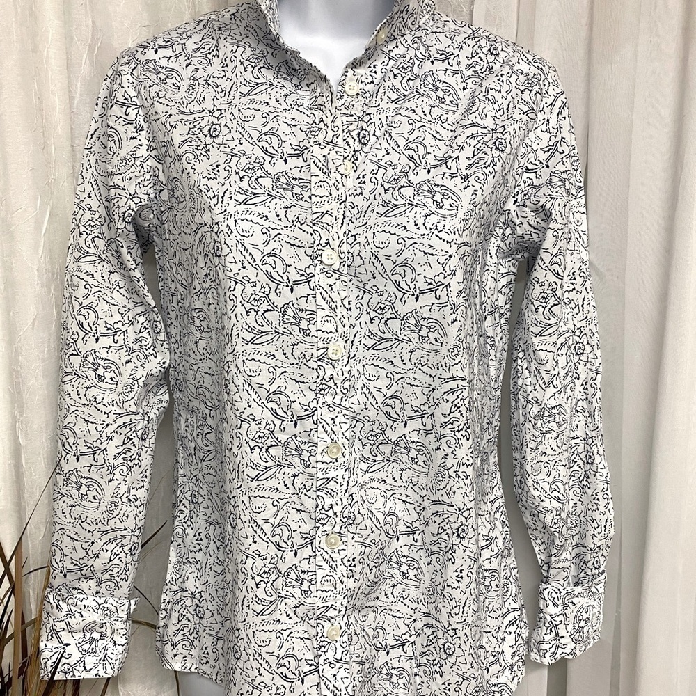 Banana Republic Soft Wash Dress Shirt - Picture 2 of 10
